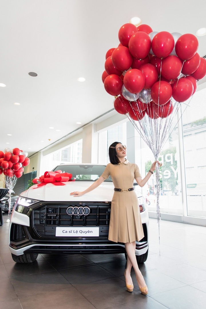 Ca sĩ Lệ Quyên là khách hàng đầu tiên nhận xe Audi Q8 tại Việt Nam