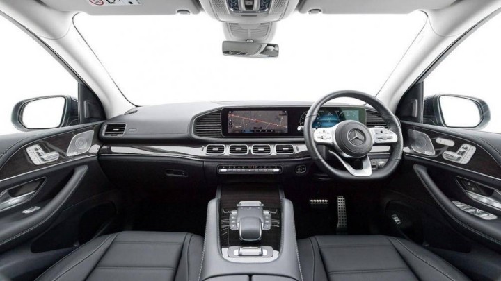 Mercedes-Benz GLS 350 d lắp ráp tại Thái Lan chính thức ra mắt với giá từ 5 tỷ đồng