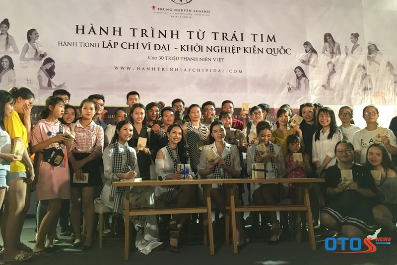 Hơn 50.000 cuốn sách được Hành trình từ Trái Tim trao tặng tại Nha Trang – Khánh Hòa