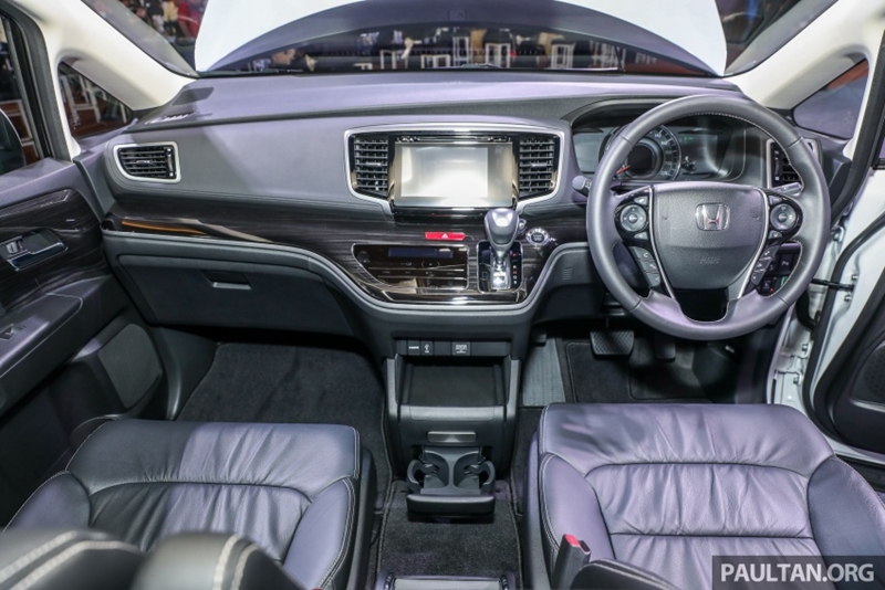 Honda Odyssey 2018 facelift ra mắt thị trường Malaysia với giá từ 254.800 ringgit (tương đương 1,48 tỷ VND)