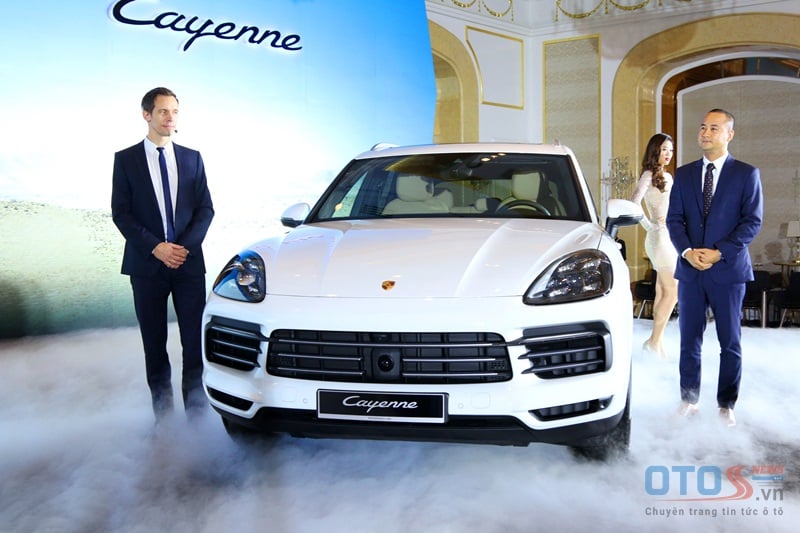 Chiêm ngưỡng tận mắt Porsche Cayenne thế hệ mới tại Việt Nam