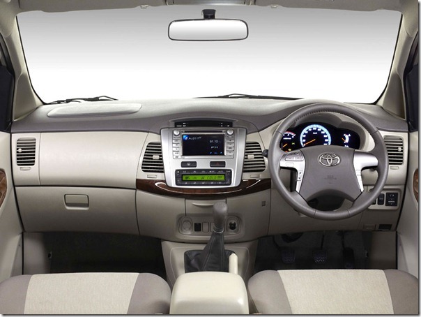 Đánh giá xe Toyota Innova 2012
