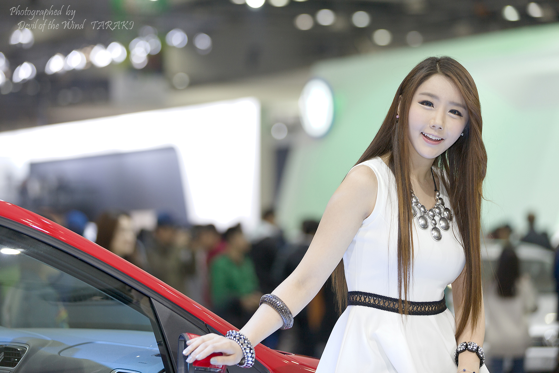 Người đẹp khoe dáng bên dàn “xế hộp” tại Seoul Motor Show 2015
