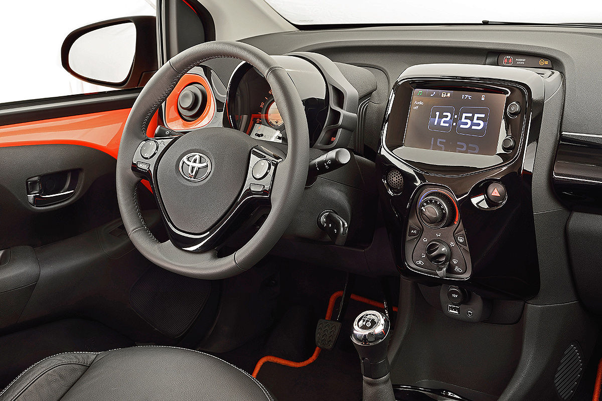 Toyota Aygo mẫu mini Hatchback rất xinh xắn đầy phong cách
