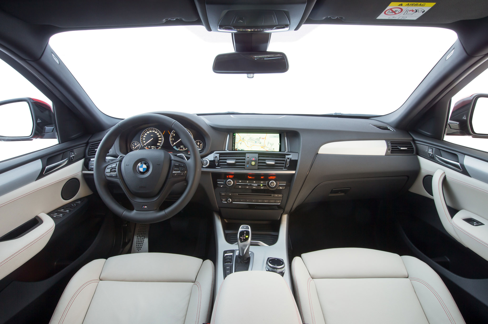 Hình ảnh chi tiết BMW X4 có giá bán 2,768 tỉ đồng tại Việt Nam