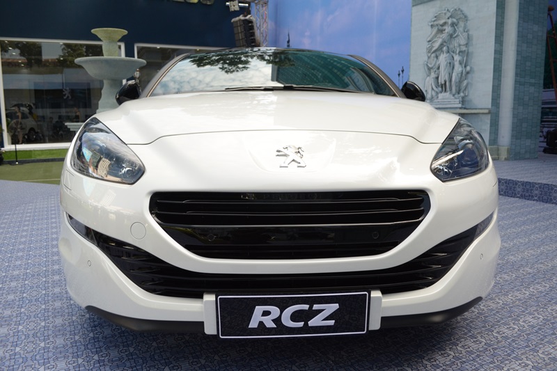 Đánh giá xe xe mui trần Peugeot RCZ giá 1,995 tỷ tại Việt Nam