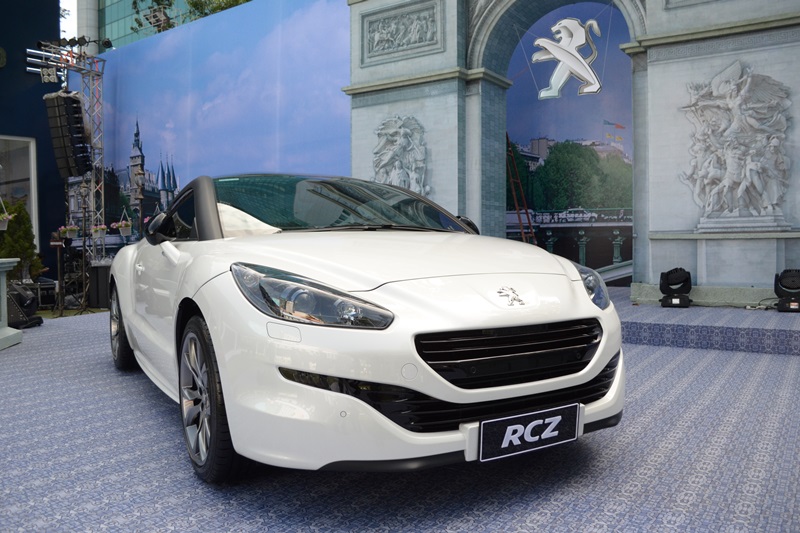 Đánh giá xe xe mui trần Peugeot RCZ giá 1,995 tỷ tại Việt Nam