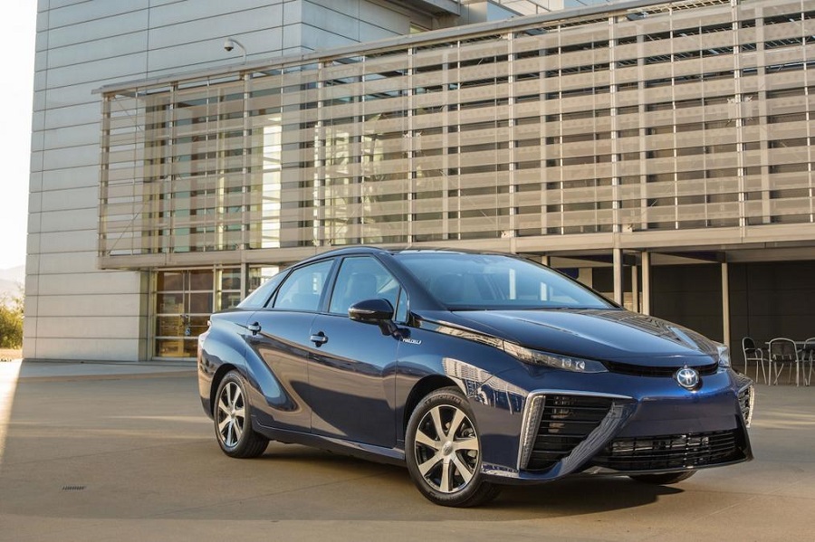 Xe “tương lai” Toyota Mirai bất ngờ nhận lượng đặt hàng khủng