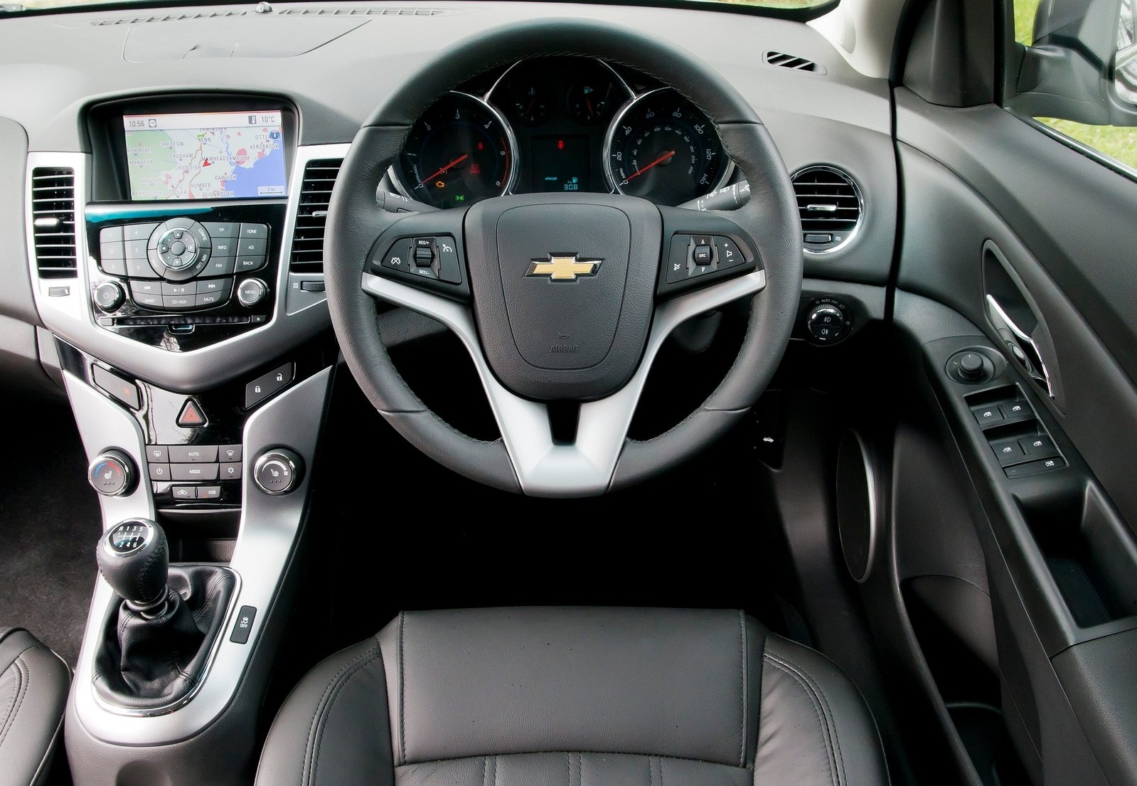 Đánh giá xe Chevrolet Cruze 2012