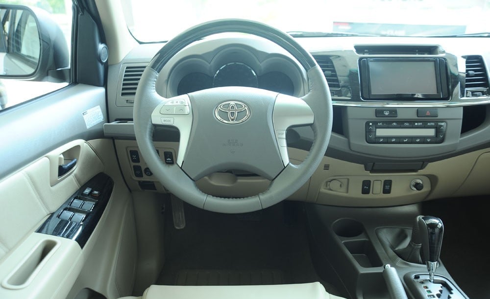 Đánh giá Toyota Fortuner 2012