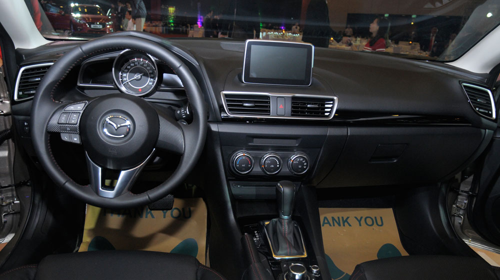 Chọn Civic 2015, Corolla Altis 2014 hay Mazda3 2015?