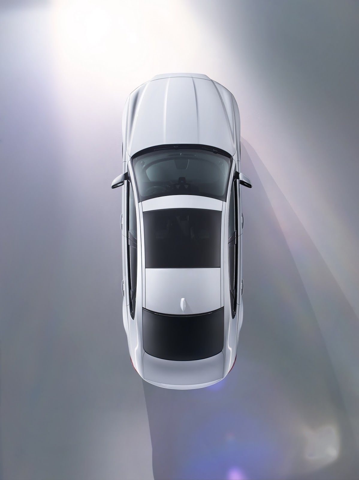 Jaguar tung teaser cho chiếc sedan XF hoàn toàn mới