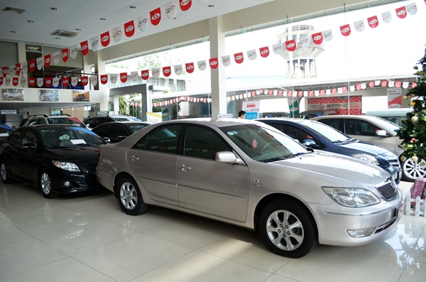 “Ăn theo” thị trường ô tô mới, giao dịch xe cũ tăng mạnh