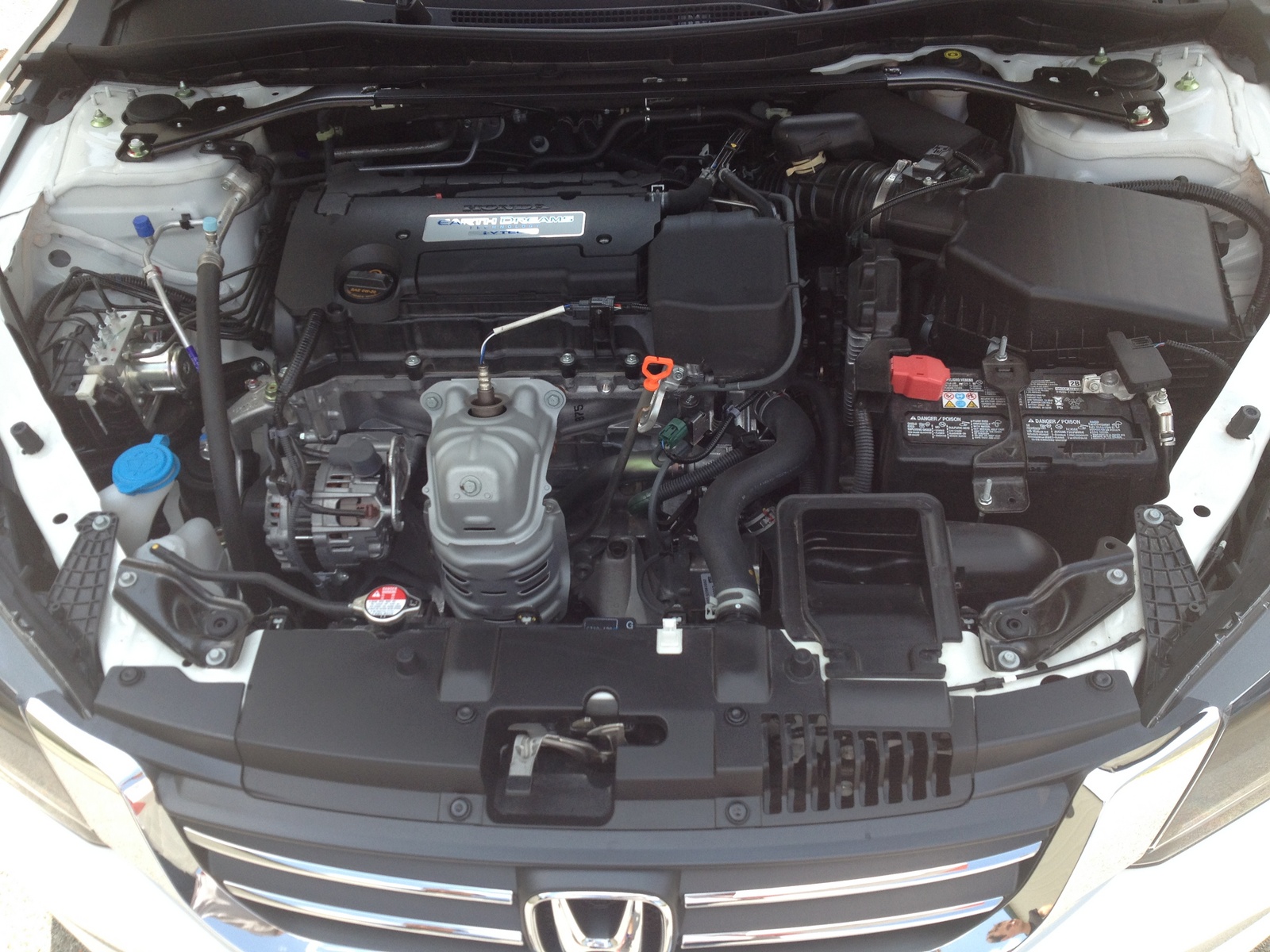 Chi tiết kỹ thuật xe Honda Accord 2014