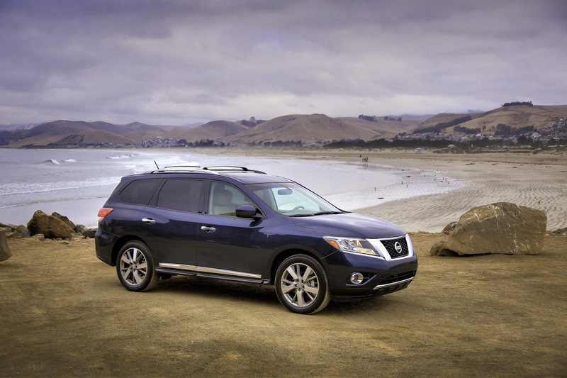 Nissan Pathfinder 2013: Rộng hơn, đẹp hơn, tiêu thụ nhiên liệu giảm 30%