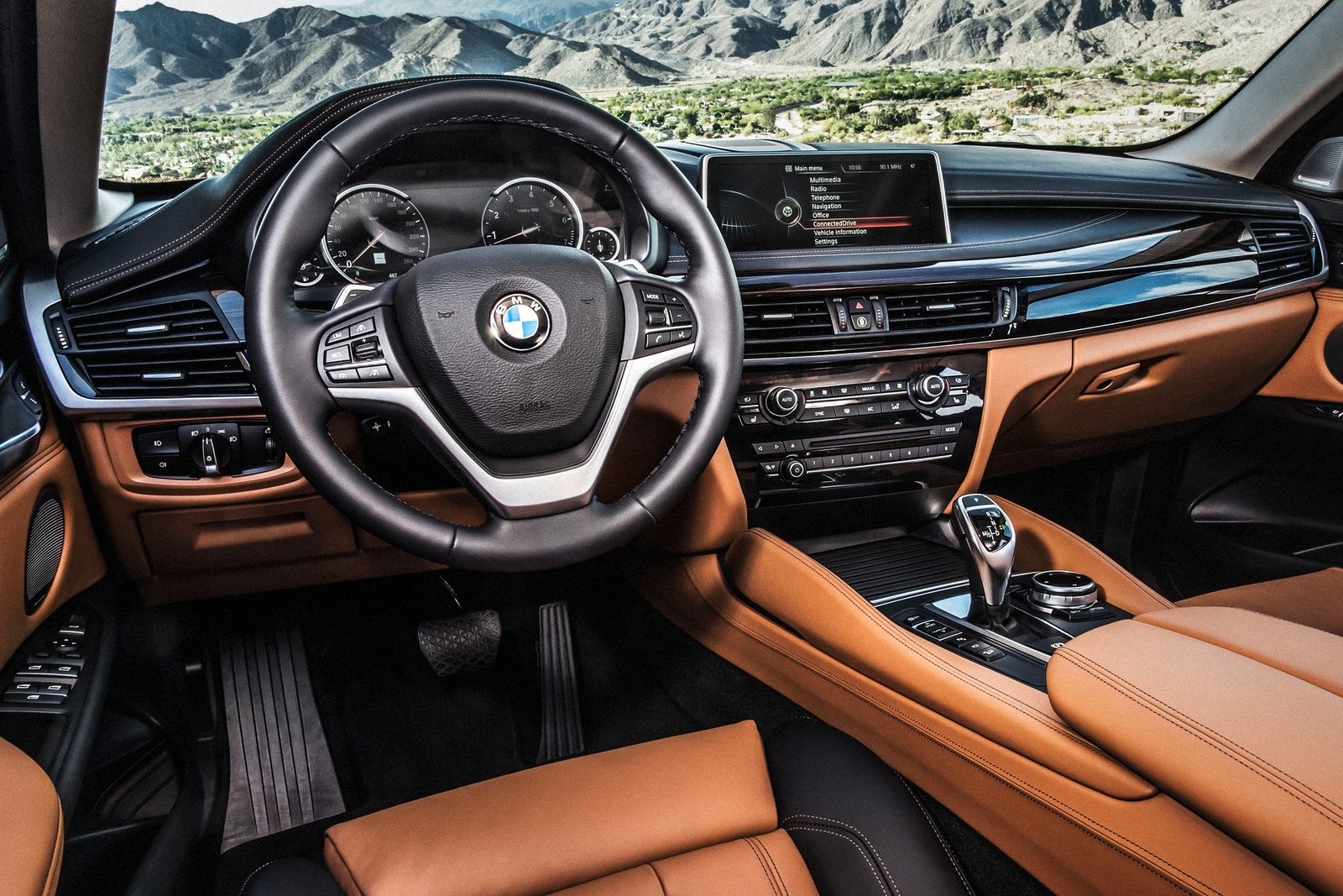 BMW X6: Đơn giản là không có đối thủ