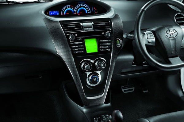 Đánh giá chi tiết Toyota Vios 2012