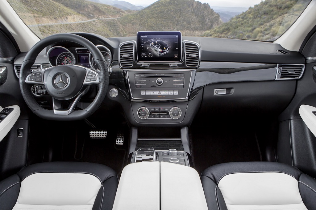 Mercedes-Benz GLE: Đối thủ mới của BMW X5