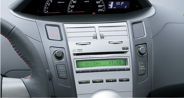 Đánh giá xe Toyota Yaris 2012