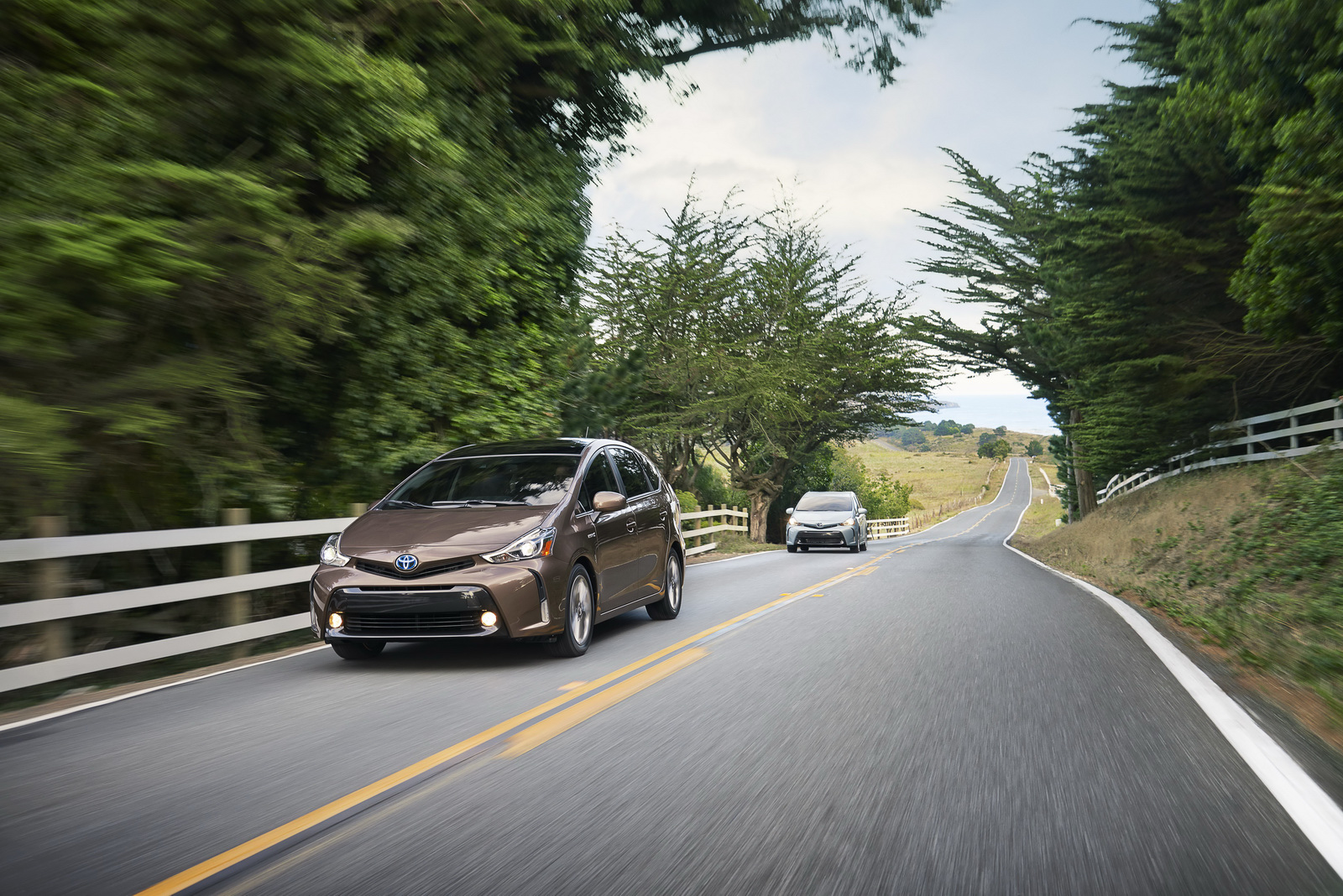 Đánh giá chi tiết về Toyota Prius 2015