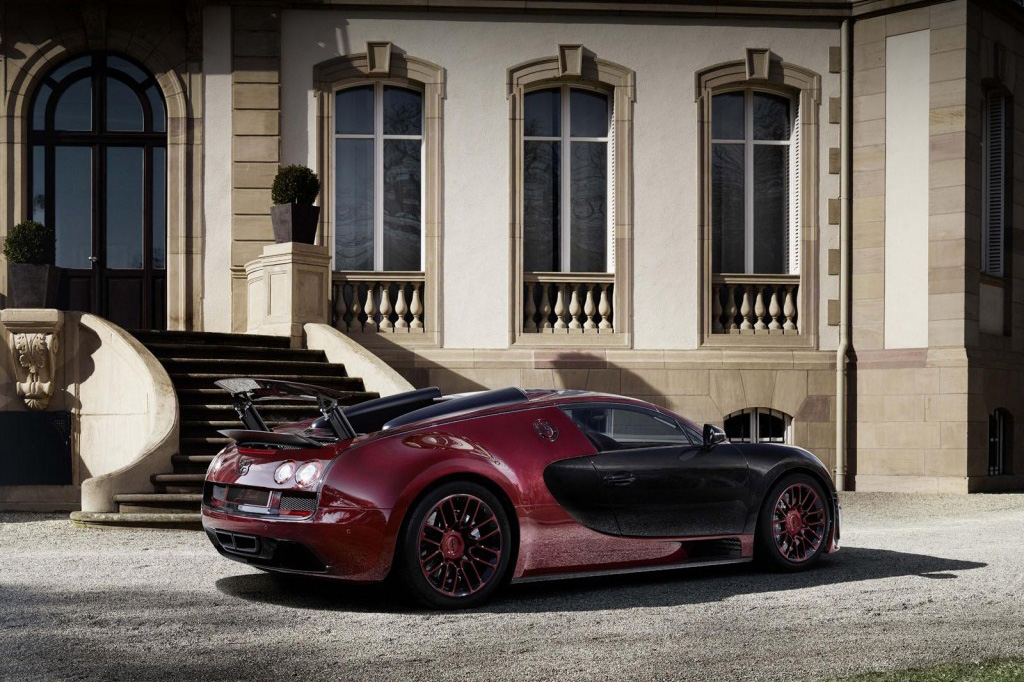 Video: Tổng quan về quá trình chế tạo Bugatti Veyron La Finale	