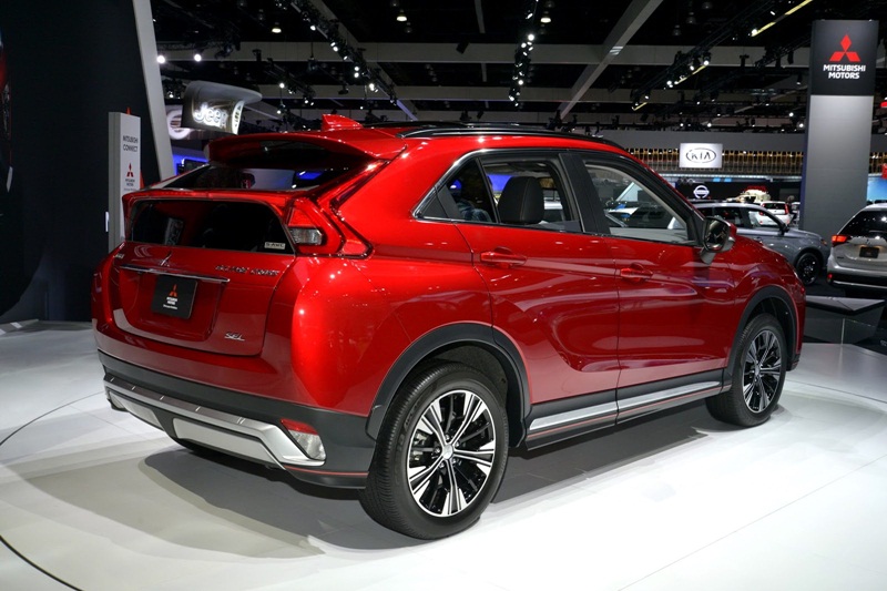 [LAAS] Chốt giá 526 triệu đồng, Mitsubishi Eclipse Cross thách thức Mazda CX-5
