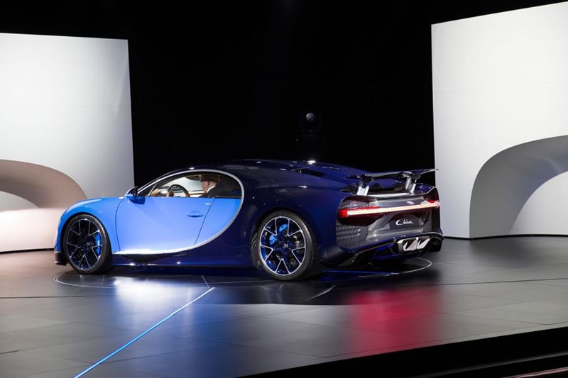 Siêu xe triệu đô Bugatti Chiron công suất 1500 mã lực chính thức lộ diện