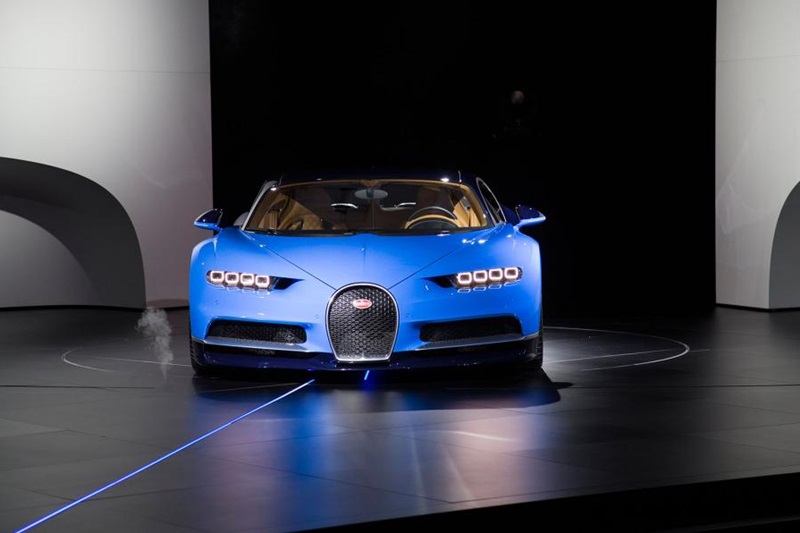 Siêu xe triệu đô Bugatti Chiron công suất 1500 mã lực chính thức lộ diện