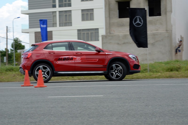 Khách hàng miền Nam thỏa sức trải nghiệm dàn xe sang Mercedes-Benz