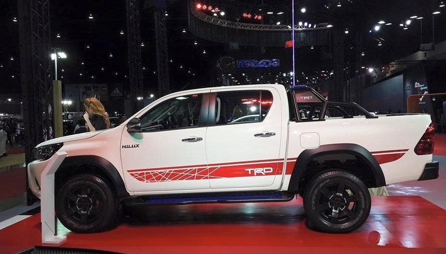 Toyota tăng sức hút cho Hilux thế hệ mới bằng phiên bản TRD Sport