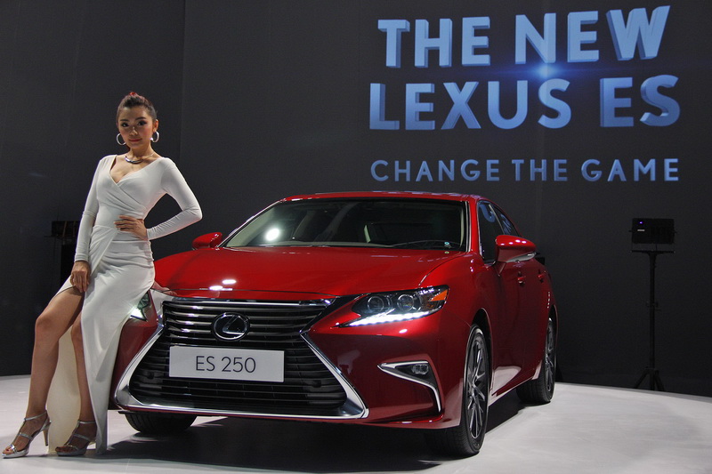 Chưa ra mắt thị trường Việt, Lexus ES250 đã có giá bán