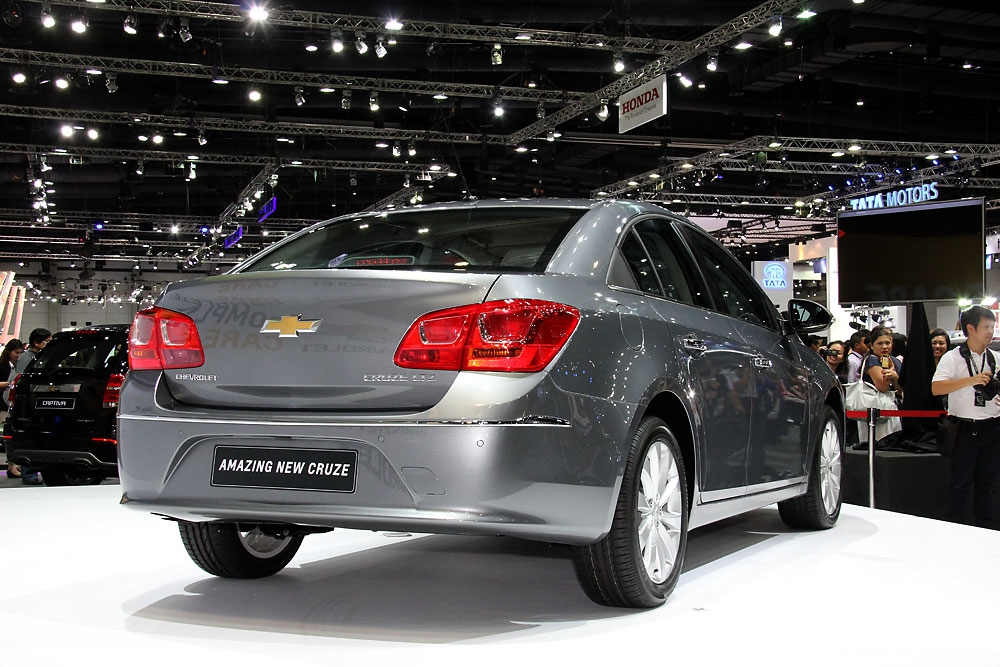 Chevrolet Cruze 2015 cập bến Đông Nam Á, giá từ 587 triệu đồng