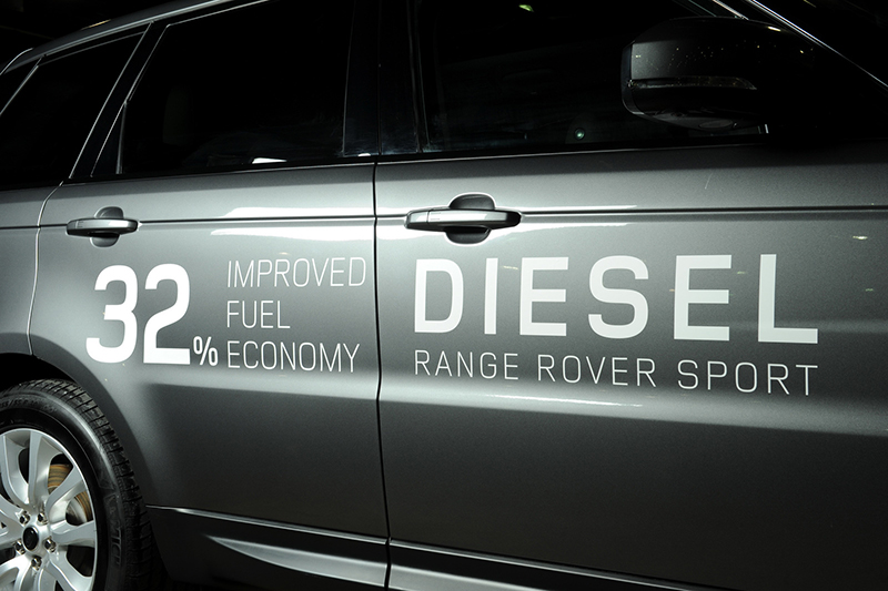 Range Rover bản máy dầu bắt đầu bán ra vào tháng 10 với giá 67.445 USD