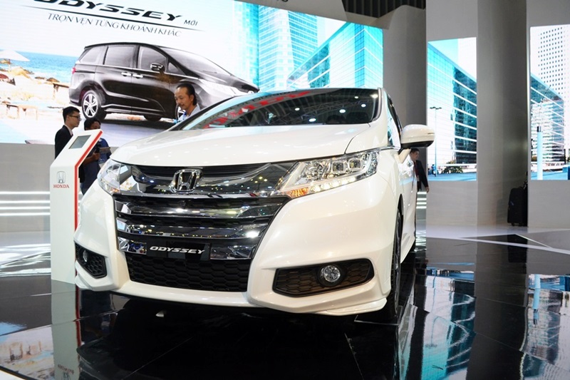 Xuất hiện tại đại lý, Honda Odyssey tạo sự chú ý với khách hàng Việt