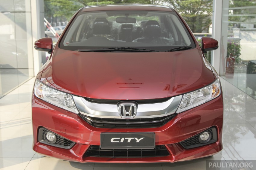 Honda City được trang bị thêm “bộ cánh” màu đỏ ngọc trai 