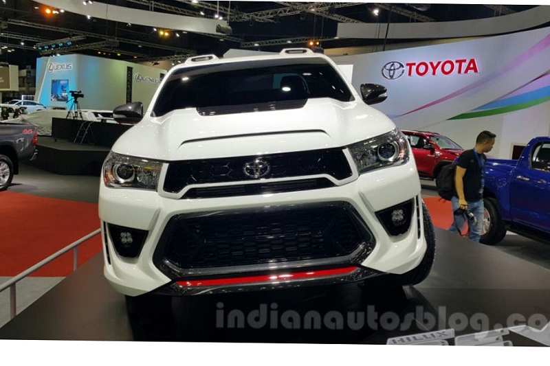 Toyota Hilux Revo TRD concept hâm nóng thị trường bán tải
