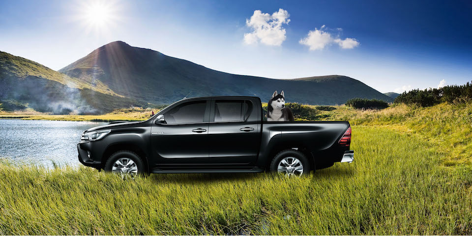 Chính thức ra mắt thị trường Việt, Toyota Hilux 2015 có giá 693 triệu đồng