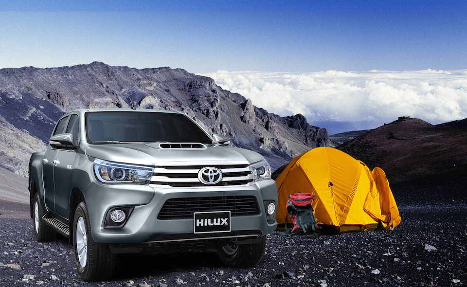 Chính thức ra mắt thị trường Việt, Toyota Hilux 2015 có giá 693 triệu đồng