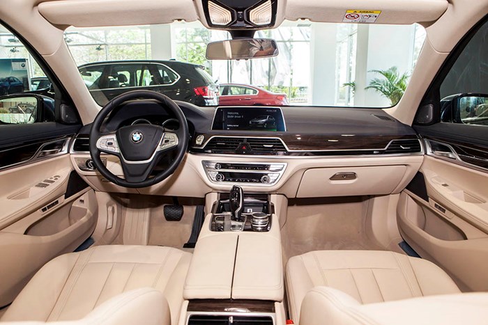 Chào thị trường Việt, BMW 730Li có giá từ 4,098 tỉ đồng