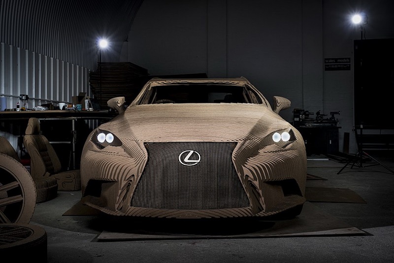 Lexus chế tạo mẫu xe IS từ… bìa các tông