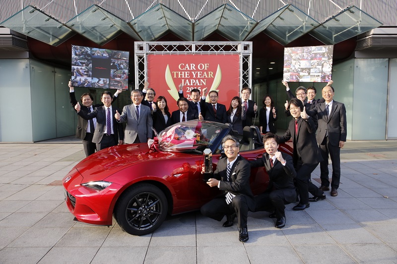 Vượt hàng loạt đối thủ, Mazda MX-5 ẵm giải thưởng xe của năm