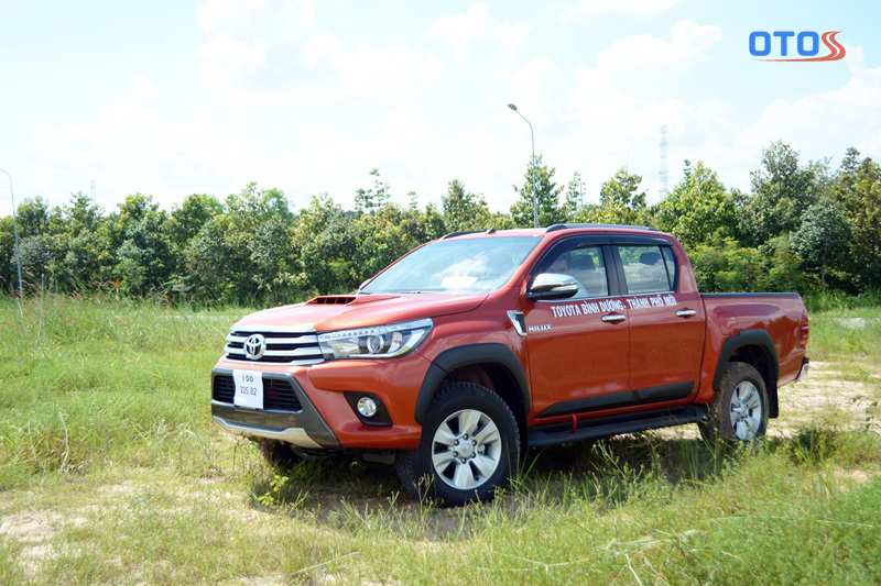 Đánh giá Toyota Hilux 2015: bán tải hiện đại, chẳng ngại thử thách