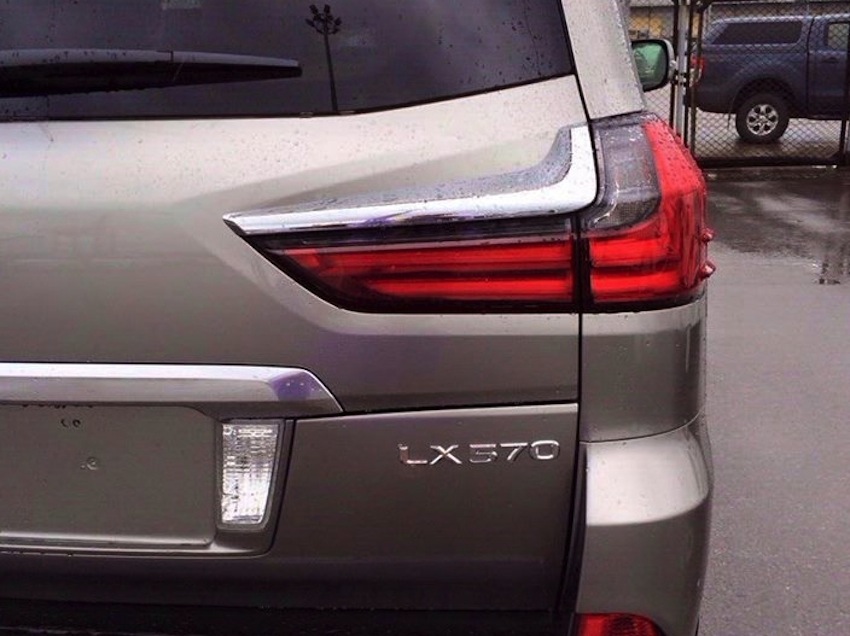 Lộ ảnh Lexus LX570 2016 loại bỏ hoàn toàn lớp ngụy trang 