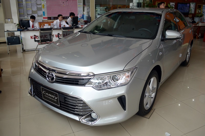 Gần 2 tuần sau khi ra mắt, Toyota Camry bán đắt “như tôm tươi”