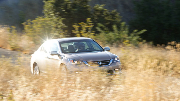 Cảm nhận Honda Accord 2013: Mẫu sedan dân dụng và thực dụng