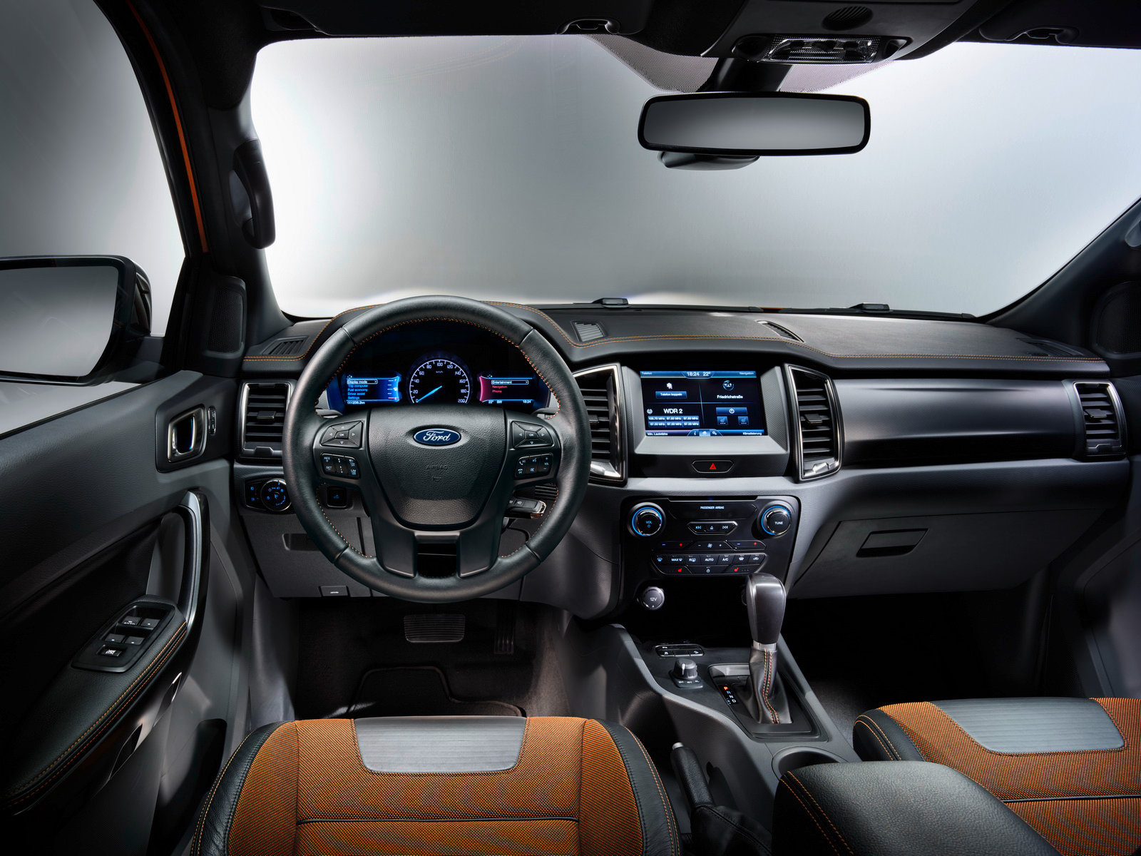 “Vua bán tải” Ford Ranger facelift 2015 tiếp tục mở rộng thị trường