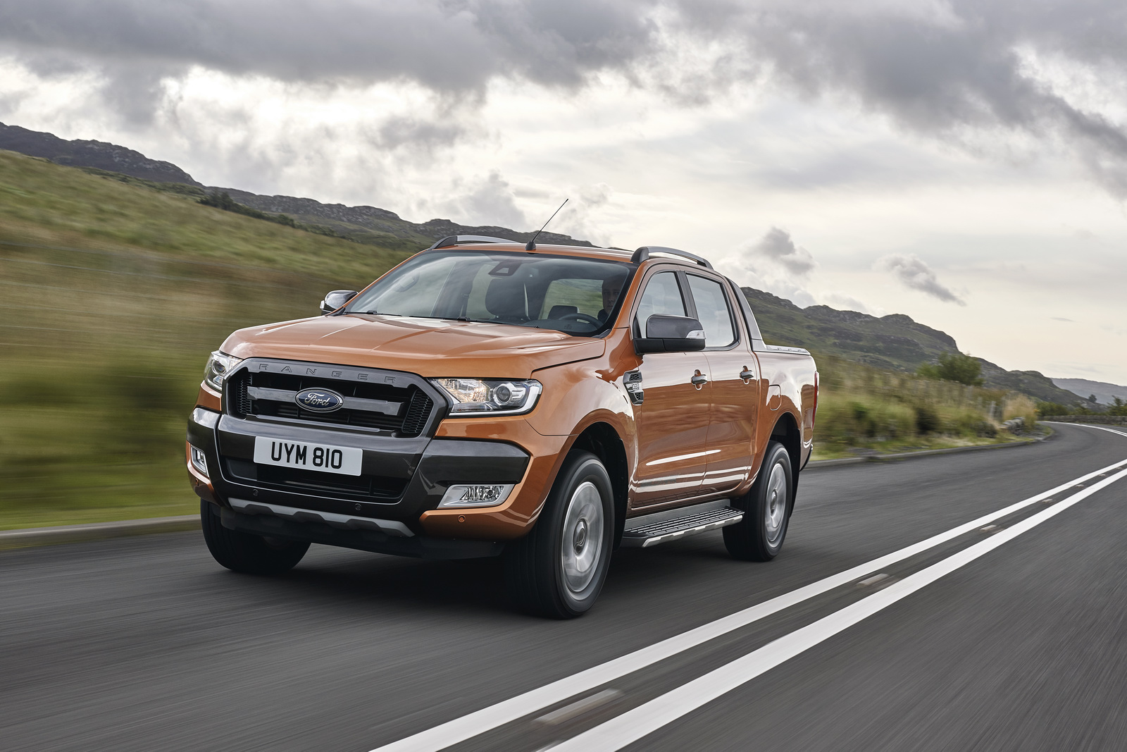 “Vua bán tải” Ford Ranger facelift 2015 tiếp tục mở rộng thị trường
