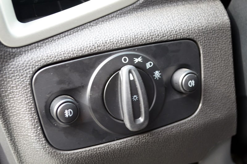 Cách sử dụng và bảo quản hệ thống đèn chiếu sáng trên ô tô – Kỳ I