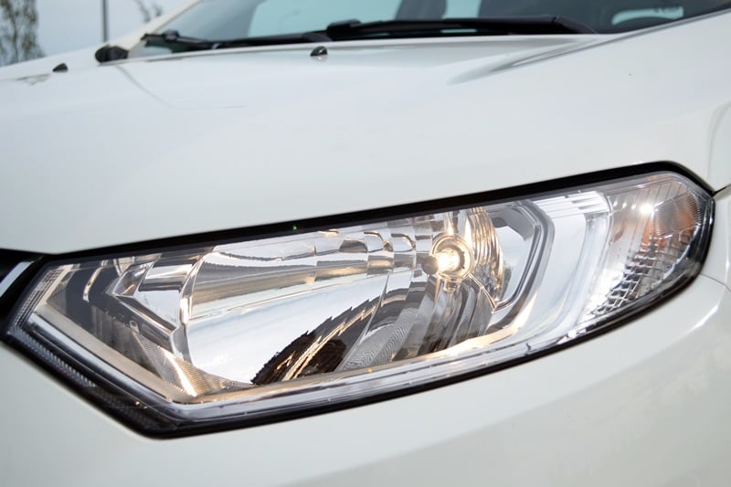 Cách sử dụng và bảo quản hệ thống đèn chiếu sáng trên ô tô – Kỳ I