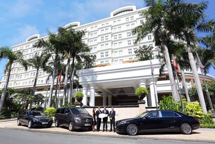 Khách sạn hạng sang Sài Gòn chọn Mercedes-Maybach S 600 đưu đón thượng khách